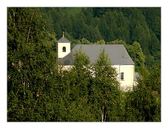Písařov kostel v létě